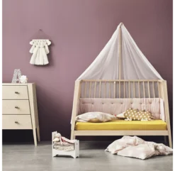 Leander Flèche De Lit Bébé Linea Et Luna - Chêne 14 Leander Flèche De Lit Bébé Linea Et Luna - Chêne -Magasin D'ameublement ambiance lit bebe commode leander 1 1264x1234