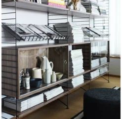 Caisson 2 Portes Vitrées Coulissantes - Noyer -Magasin D'ameublement caisson vitrine walnut string 3 1264x1234