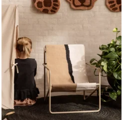 Ferm LIVING Chaise Enfant Desert - Noir/Soil -Magasin D'ameublement chaise enfant desert soil noir ferm living 3 1264x1234