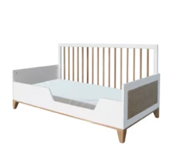 Lit Bébé évolutif Bois Et Cannage Rotin Nami 70x140cm - Blanc -Magasin D'ameublement lit bebe evolutif rotin nami blanc 70x140 theo 5 1264x1234